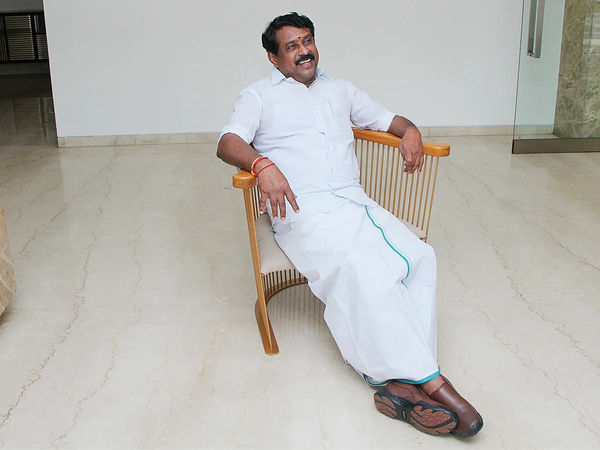 ஒற்றுமையாக இருப்பதுதான், அ.தி.மு.க-வுக்கு ஆரோக்கியம்! - நயினார் நாகேந்திரன் ‘அட்வைஸ்’