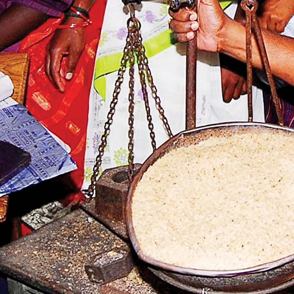 ‘அண்டை மாநிலங்களுக்கு கடத்தப்படும் ரேஷன் அரிசி...’ - முற்றுப்புள்ளி வைக்குமா தமிழ்நாடு அரசு?