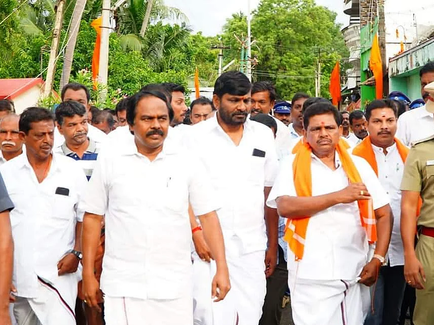 மனோ தங்கராஜ் தேர் வடம்பிடிக்க பாஜக எதிர்ப்பு; `அரோகரா’ அனிதா ராதாகிருஷ்ணன் - குமரியில் நடந்தது என்ன?