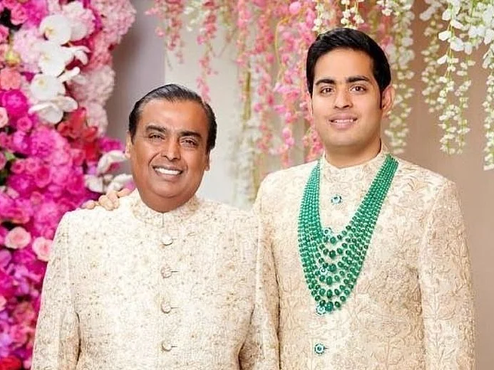 Akash Ambani : அன்று 5 ரூபாய் பாக்கெட் மணி; இன்று Jio தலைவர்; மகனுக்கு மகுடம் சூட்டிய முகேஷ் அம்பானி