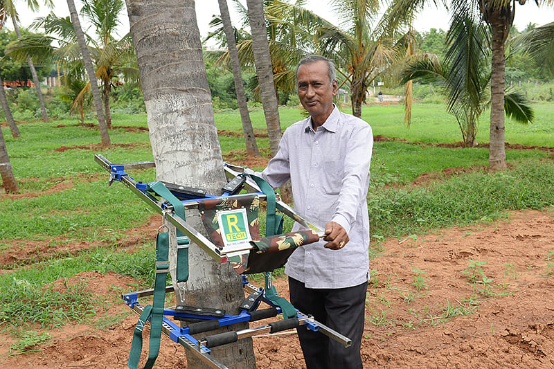 கருவியுடன் ரங்கநாதன்