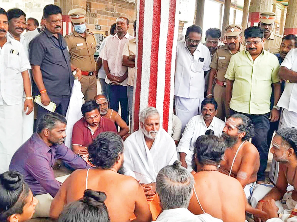 ஏலம்விடப்படும் திருச்சிற்றம்பல தரிசனம்... சட்டவிரோத குழந்தை திருமணங்கள்... உடைகிறதா சிதம்பர ரகசியம்?
