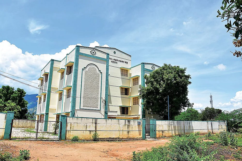 புதிய உணவுத் திட்டம்... ஆதிதிராவிட மாணவர்களிடம் பாகுபாடு காட்டுகிறதா அரசு?