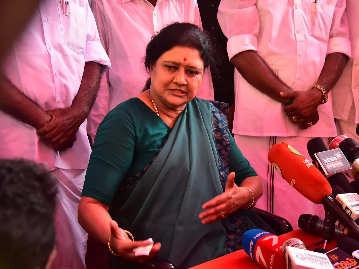 ``அதிமுக-வை நிச்சயமாக ஒன்றிணைப்பேன்... என்னால் செய்ய முடியாதா என்ன?'' - சசிகலா உறுதி