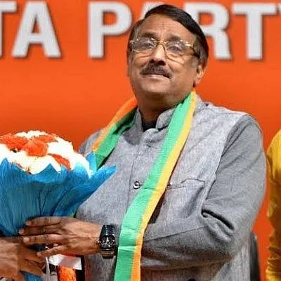 ``தங்கத்துக்காக நாட்டை விற்காதீர்... பதவி விலகுங்கள்!" - பினராயி விஜயன் மீது பாஜக விமர்சனம்