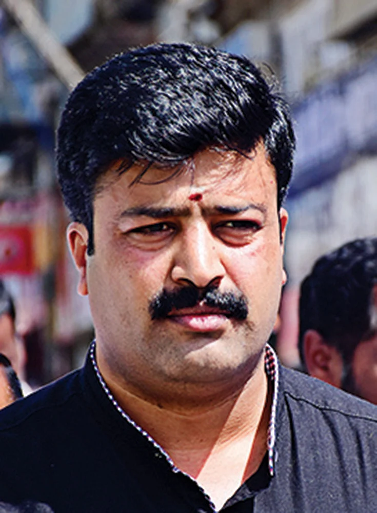 வினோத்