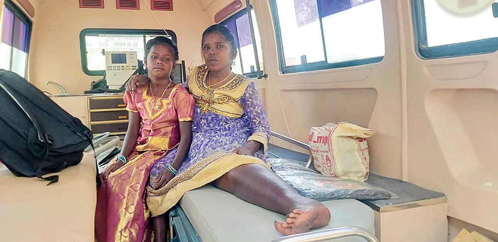 ஜூ.வி ஆக்ஷன்... ஏழைப் பெண்ணின் ஏழு வருடப் போராட்டம்! - அரவணைத்த கலெக்டர்... நடக்கவைத்த ஜூ.வி...