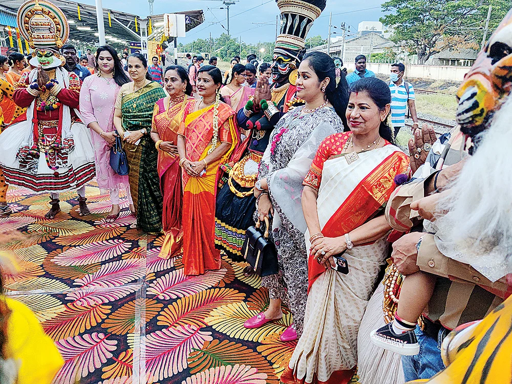 சிக்க(ல்)புக்கு... சிக்க(ல்)புக்கு... ரயிலே... சர்ச்சையாகும் ரயில்வே தனியார்மயம்!
