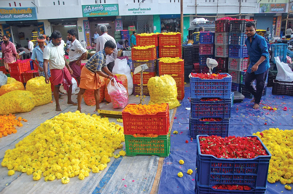 தோவாளை மலர் சந்தையில்