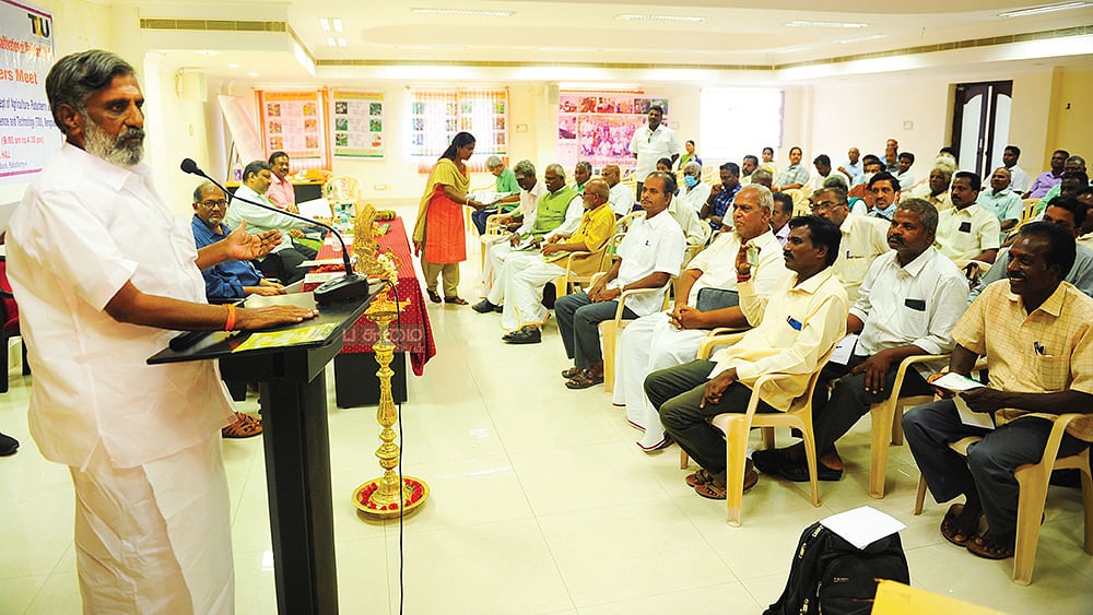 நிகழ்வில் பேசும் புதுச்சேரி வேளாண் துறை அமைச்சர் ஜெயக்குமார்