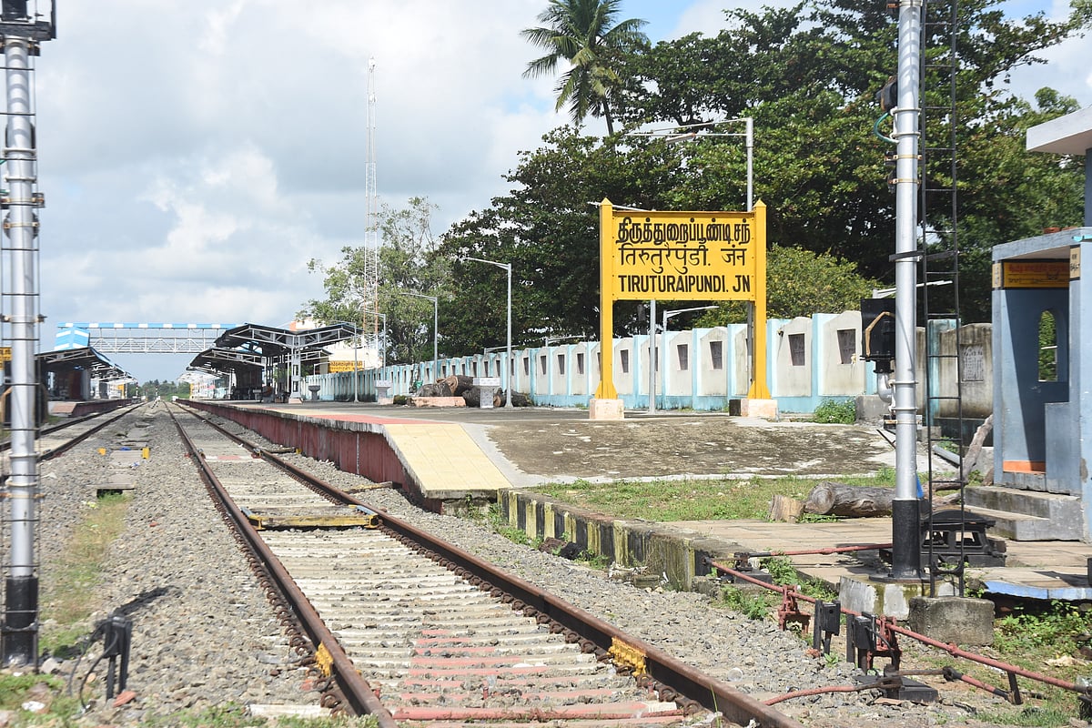 கம்யூனிஸ்டு பிரமுகர் வீட்டில் பெட்ரோல் குண்டு வீசப்பட்ட வழக்கு; திடீர் திருப்பமாக இருவர் கைது!