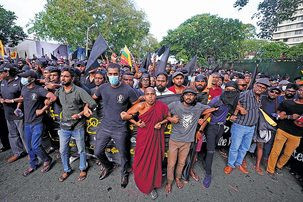 இலங்கையில் என்ன நடக்கிறது?