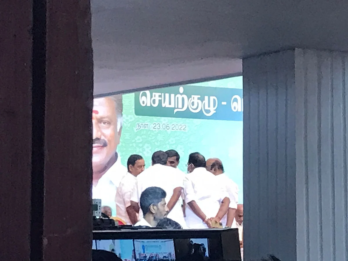 Live அதிமுக: ``அவைத்தலைவர் தமிழ்மகன் உசேன் தேர்வு செல்லாது; பதவிவெறியில் நடந்தது பொதுக்குழு அல்ல” - வைத்திலிங்கம்