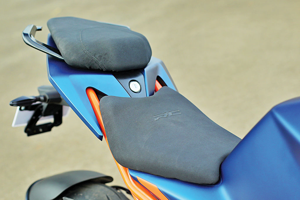 KTM RC 390: பாதி ஸ்ட்ரீட் பைக்; மீதி ரேஸ் பைக்!