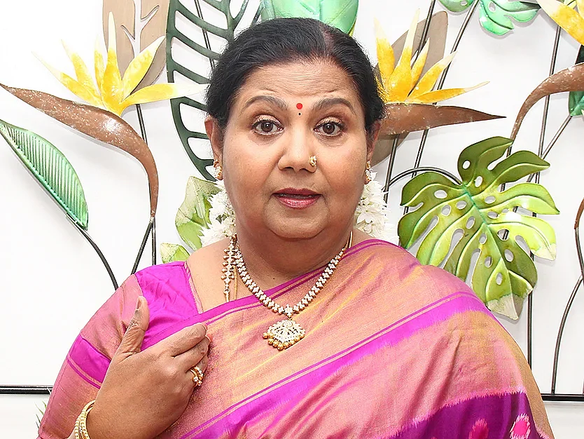``என் பொண்ணுங்களை சினிமாவுல நடிக்க அனுமதிக்காததுக்குக் காரணம் இதுதான்'' - குட்டி பத்மினி ஷேரிங்!