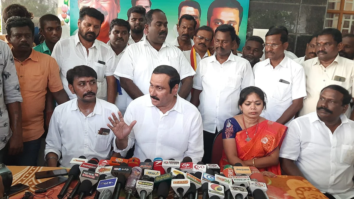 பேட்டியளிக்கும் அன்புமணி ராமதாஸ்