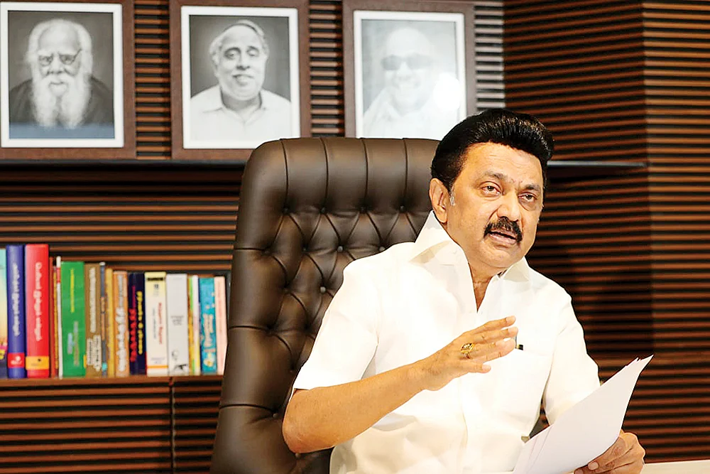 ‘குழு’ அரசாங்கம்! - ஓராண்டு ஆட்சியும் 37 குழுக்களும்