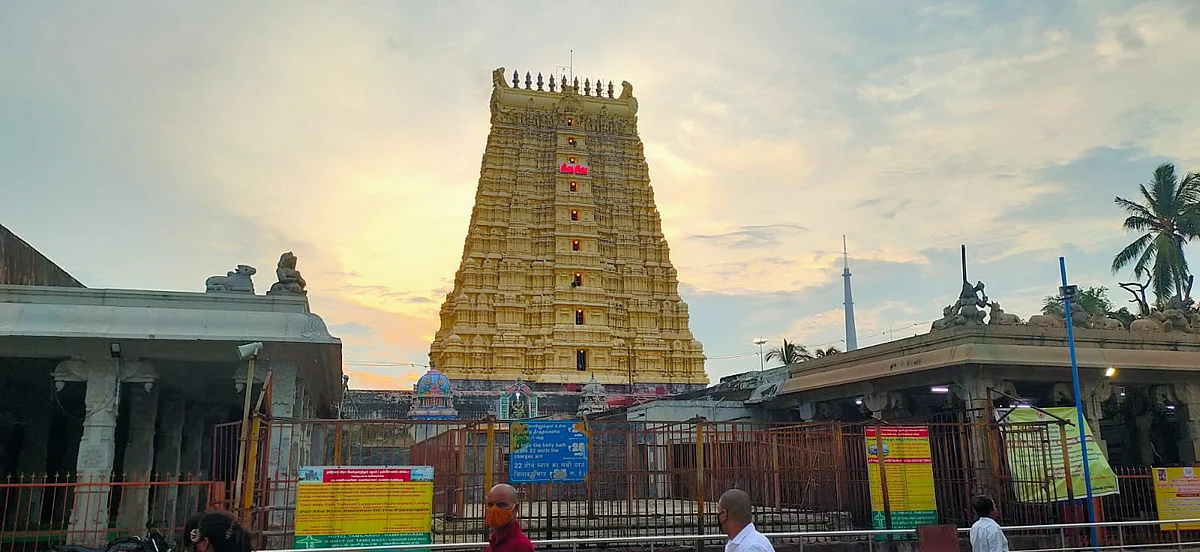 ராமநாதசுவாமி கோயில் நடை சாத்தப்பட்டுள்ளது