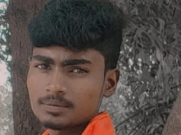`என்னைப்பார்த்து ஏன்டா சிரிச்சீங்க'- விருதுநகர் அருகே முன்பகையால் 2 பேர் வெட்டிக்கொலை!