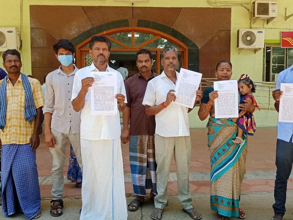 விழுப்புரம்: தனிநபர் இடத்தை அபகரிக்க முயன்றாரா மாவட்ட சேர்மன் - இரு தரப்பும் சொல்வதென்ன?