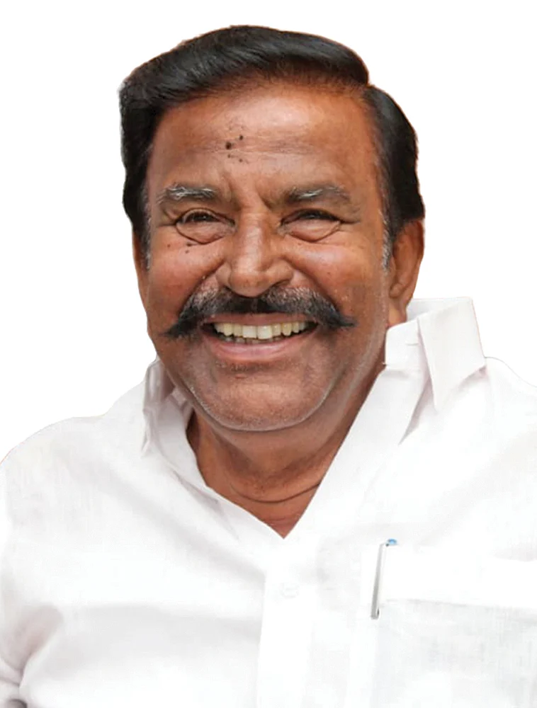 தோளில் கை போட்டார்... சாதியை சொல்லி கேவலப்படுத்தினார்!