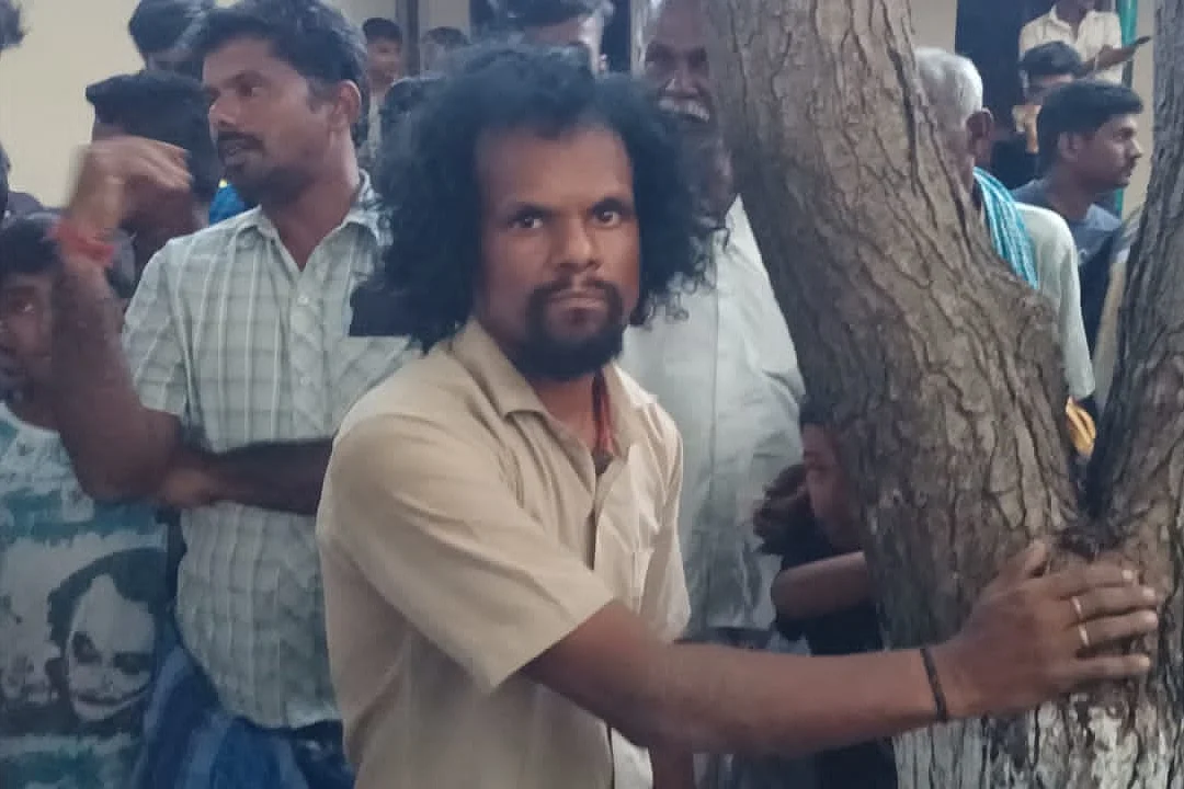 பாலியல் தொல்லைக் கொடுத்த ஆசிரியர்