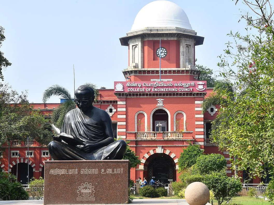 `எதுக்குமே டைம் தரமாட்டோம்' - அடாவடி அண்ணா பல்கலைக்கழகம்; வேதனையில் மாணவர்கள்; நடந்தது என்ன?