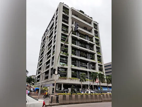 தாவூத் கூட்டாளியுடன் தொடர்பு: மாஜி மத்திய அமைச்சருக்குச் சொந்தமான சொத்து பறிமுதல்!