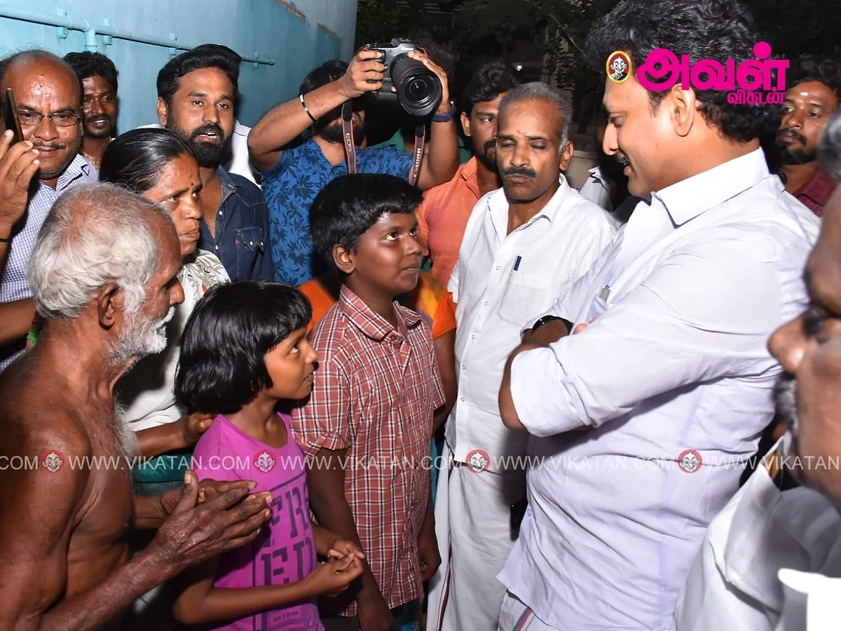 விகடன் செய்தி எதிரொலி: உருகவைத்த குழந்தைகளின் நிலை; நேரில் சென்று உதவிய பள்ளிக்கல்வித்துறை அமைச்சர்