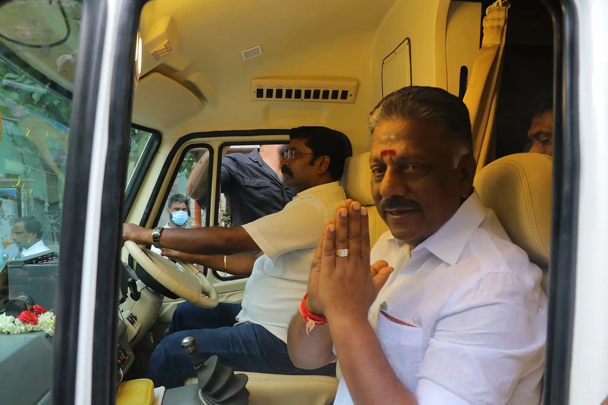 அதிமுக பொதுக்குழு: முக்கிய தீர்மானங்களும், கழக விதியின் முக்கிய திருத்தங்களும்!