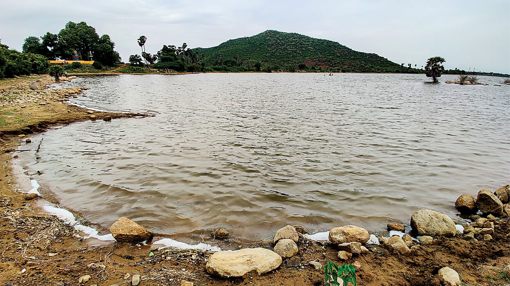 எடமச்சி ஏரி