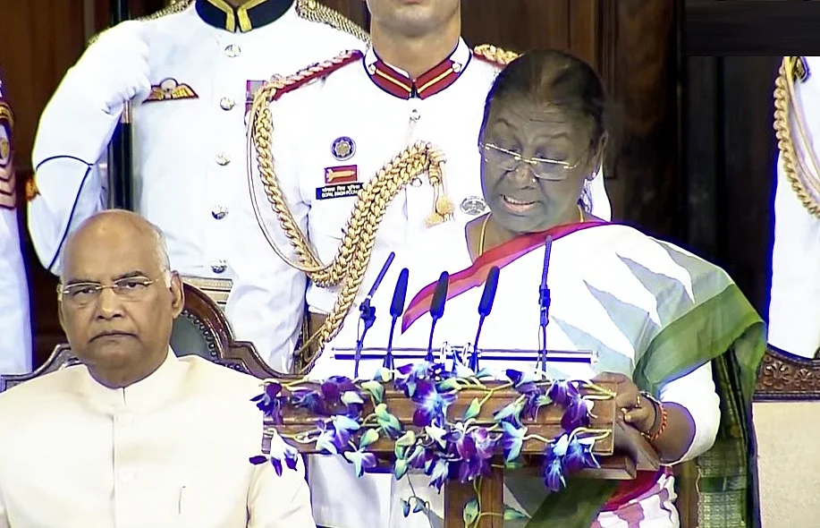 `ஜனநாயகத்தின் மகத்துவம்’ - இந்தியாவின் 15-வது குடியரசுத் தலைவராகப் பதவியேற்றார் திரெளபதி முர்மு