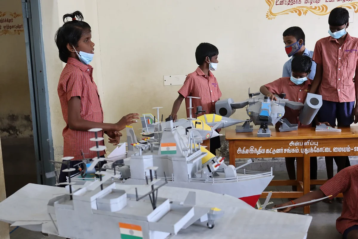ராணுவத் தளவாட மாதிரிகள் கண்காட்சி