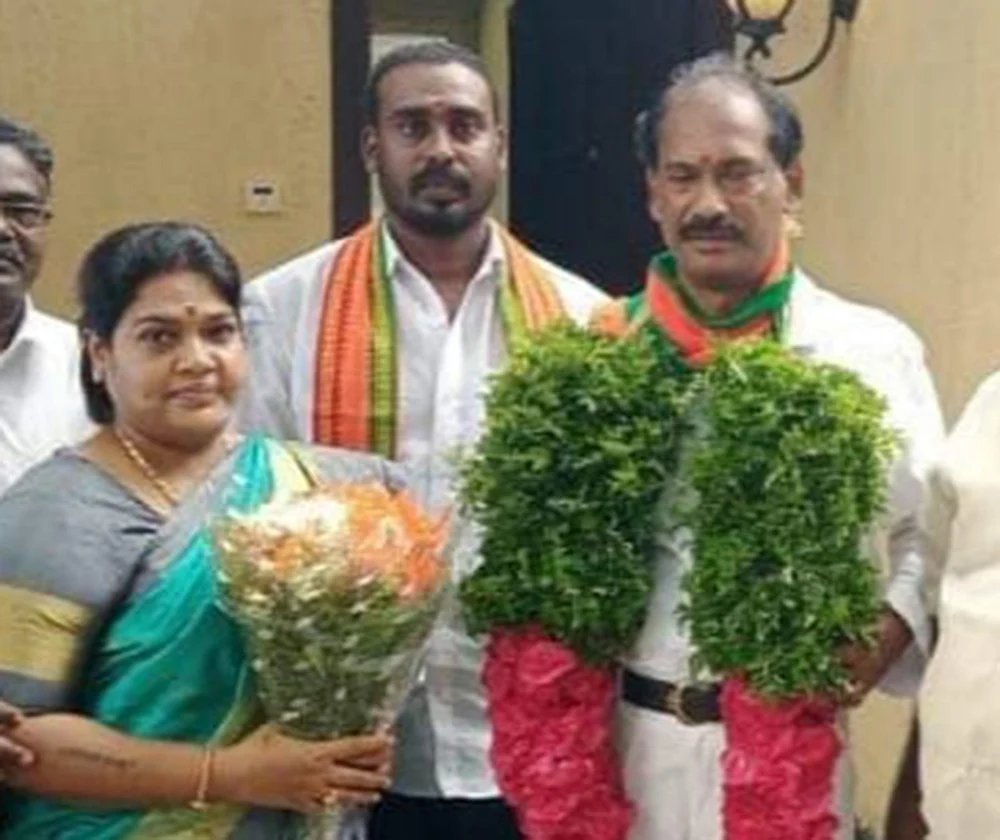 மத்திய அமைச்சருடன் கைகுலுக்கும் ‘தேடப்படும் குற்றவாளி?’ - புதுச்சேரி பா.ஜ.க-வின் பூகம்ப அரசியல்