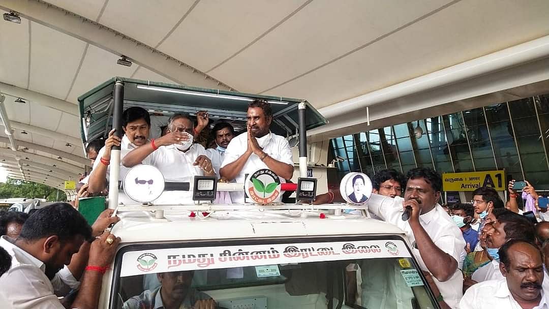 ``எடப்பாடியார் பொதுச்செயலாளர் ஆனதை தமிழகமே கொண்டாடுகிறது