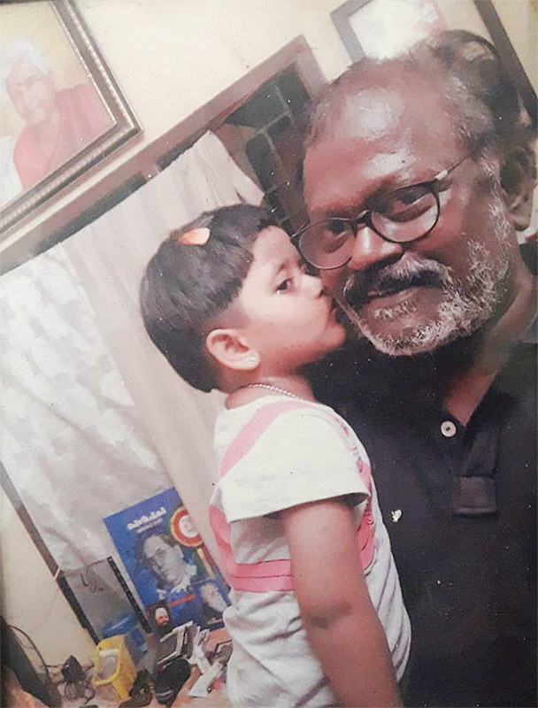 பேத்தியுடன் பூ ராமு