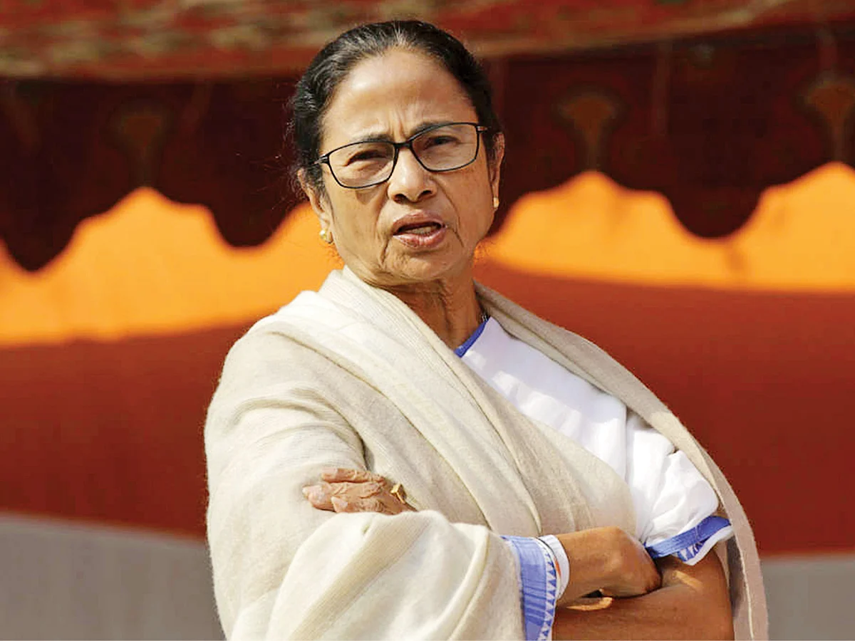 ``முழு அமைச்சரவையைக் கலைக்கும் திட்டமில்லை, ஆனால்..!" - மம்தா பானர்ஜி