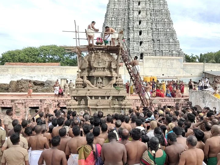 திருச்செந்தூர்: வள்ளிகுகை கட்டணம் ரத்து; முதியவர்கள், மாற்றுத்திறனாளிகளுக்கு இலவசத் தனிப்பாதை...