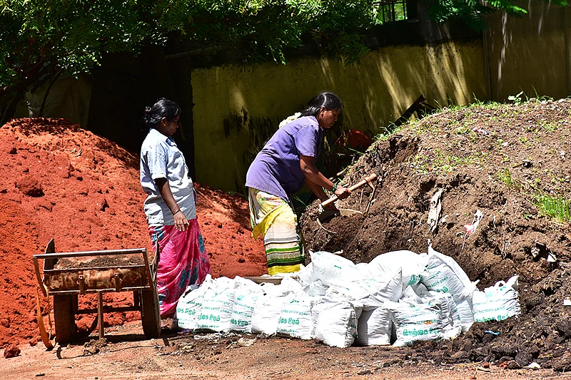 மண்+உரம்