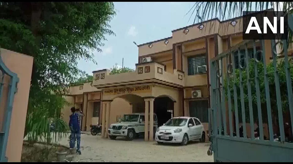 ஹாபூர் காவல்நிலையம்