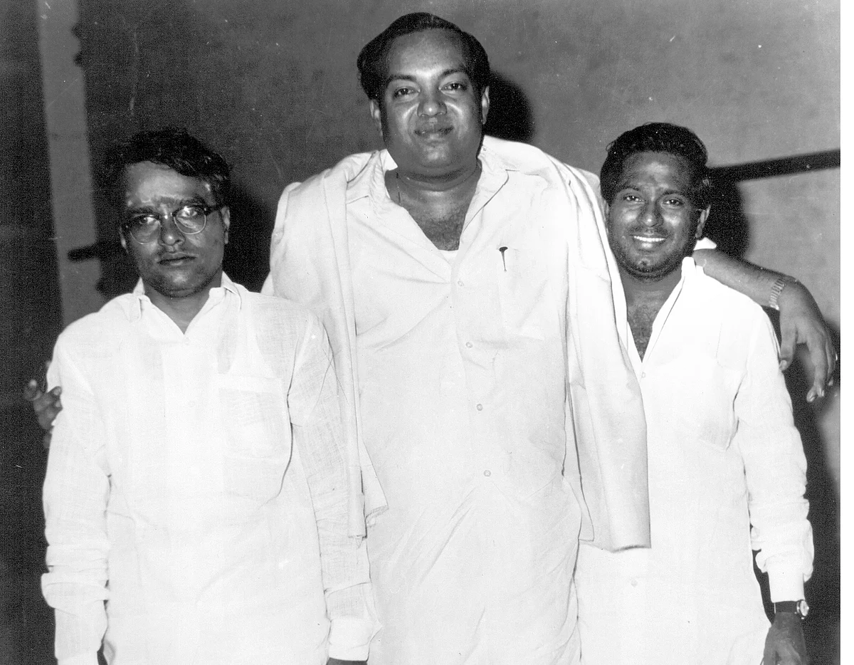 Naan Oru Rasigan - M.S.Viswanathan