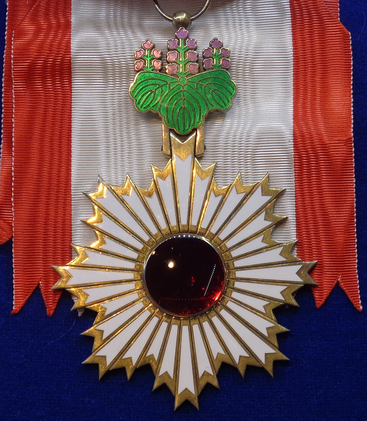 ஆர்டர் ஆப் த ரைசிங் சன்