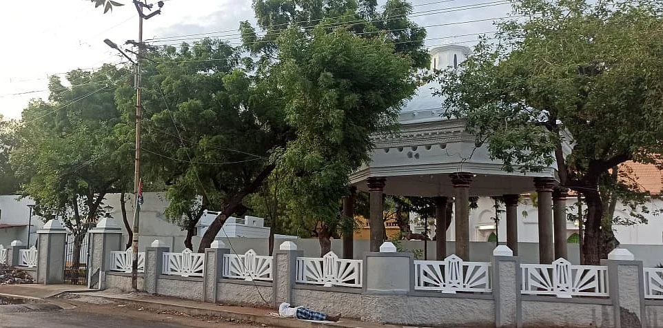 புதுப்பிக்கப்படும் ஆஷ் நினைவு மண்டம்