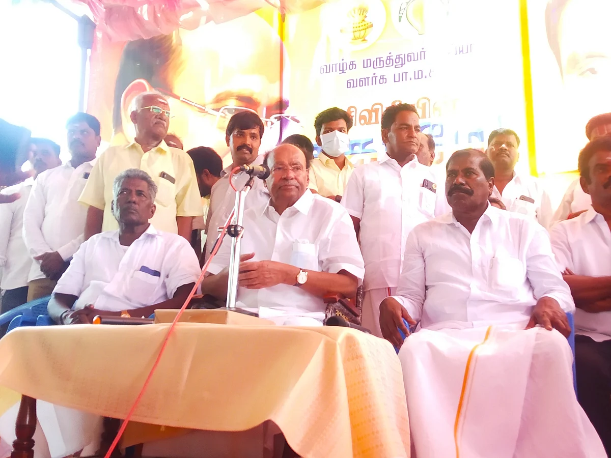பாமக: ``என்ன தவம் செய்தேனோ..." - பிறந்தநாளில் கவிதை வாசித்து தேம்பித் தேம்பி அழுத ராமதாஸ்