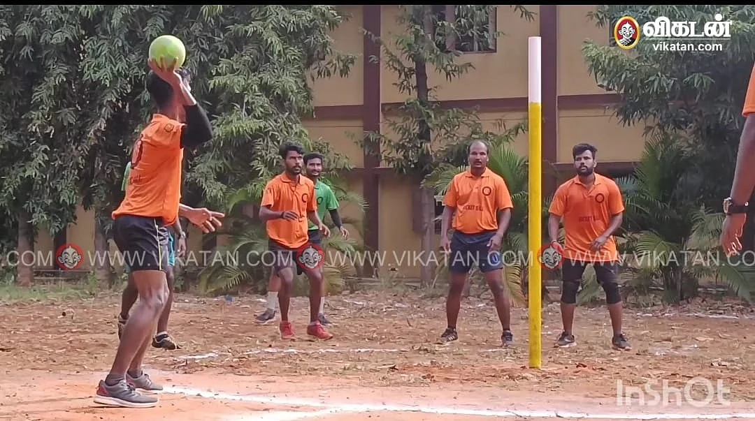 ராக்கெட் பால் விளையாட்டு