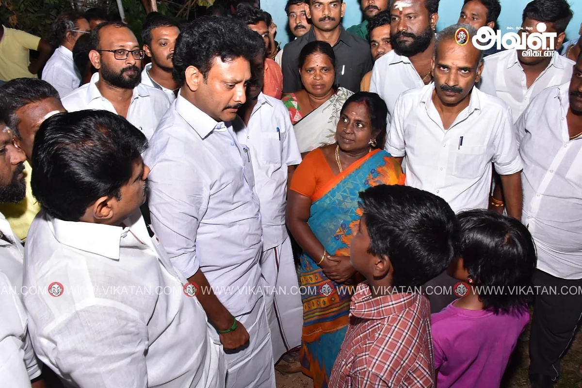அமைச்சர்