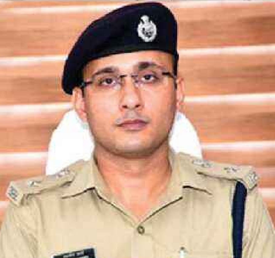 எஸ்.பி வீட்டு நாயைக் குளிபாட்ட மறுத்த கன்மேன் சஸ்பெண்ட்; 24 மணி நேரத்தில் மீண்டும் பணி வழங்கிய ஐ.ஜி