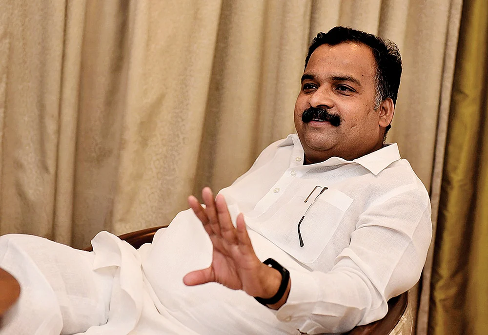 ஓடி ஒளிகிறார்கள் பிரதமரும் அமைச்சர்களும்! - ‘சஸ்பெண்ட் எம்.பி’ மாணிக்கம் தாகூர் விளாசல்