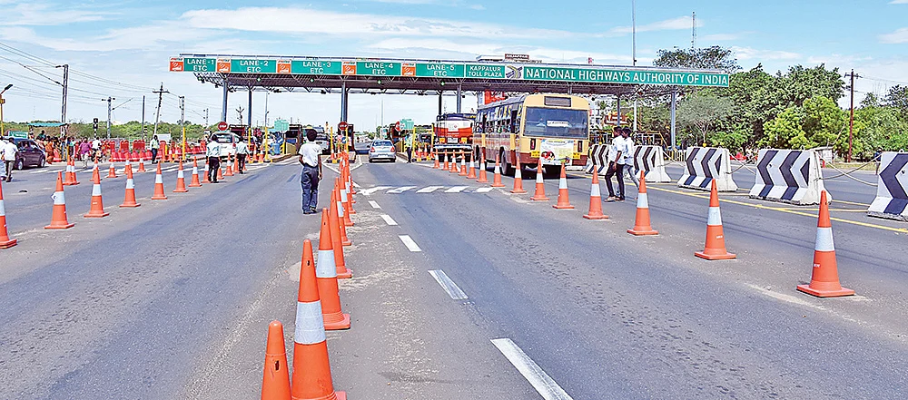 ரூ.228 கோடி அபராதம்... அத்துமீறும் டோல்கேட்... கொந்தளிப்பில் மதுரை!