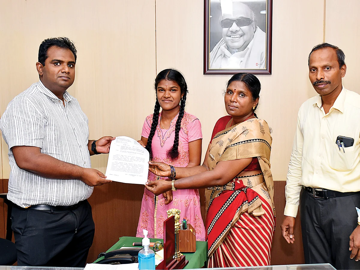 ஜூ.வி ஆக்ஷன் - 600-க்கு 591 மார்க்... மாற்றுத்திறனாளி மாணவிக்கு சீட் தர மறுத்த கல்லூரி!